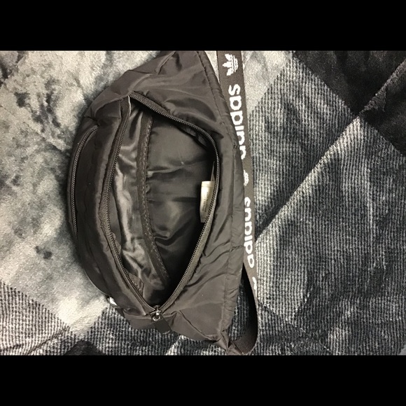 Adidas cross body bag - Picture 4 of 4